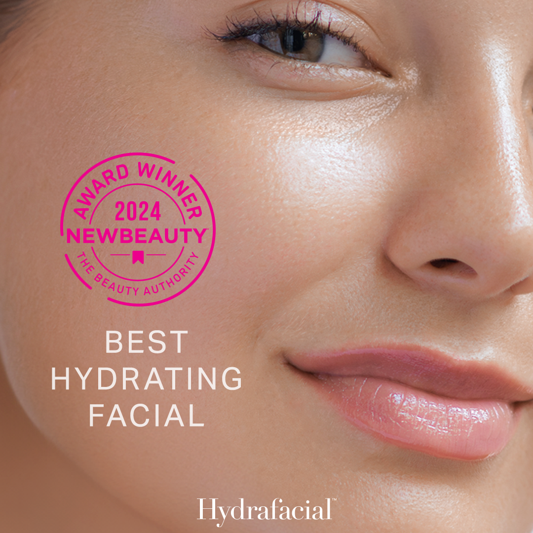 model getting facial